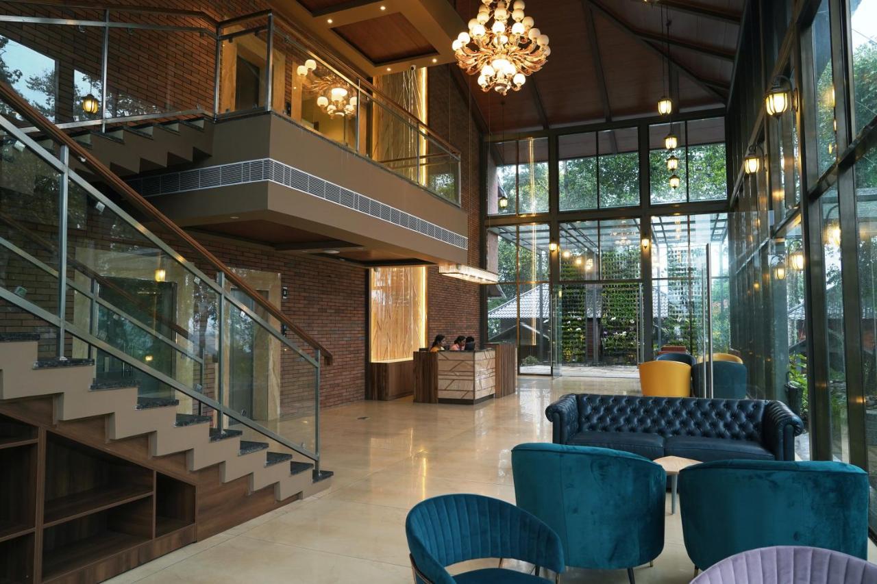 Elephant Passage Munnar Exterior photo The lobby of the hotel