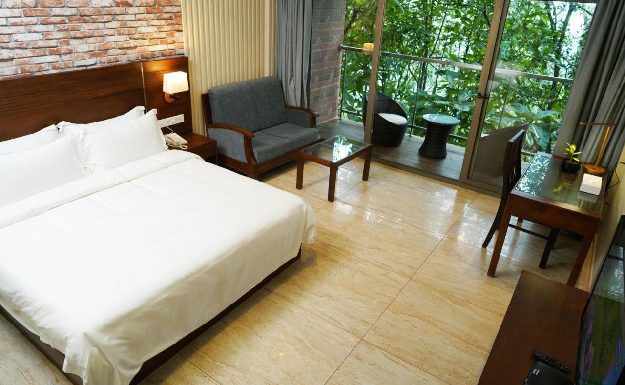 Elephant Passage Munnar Exterior photo A room at the hotel