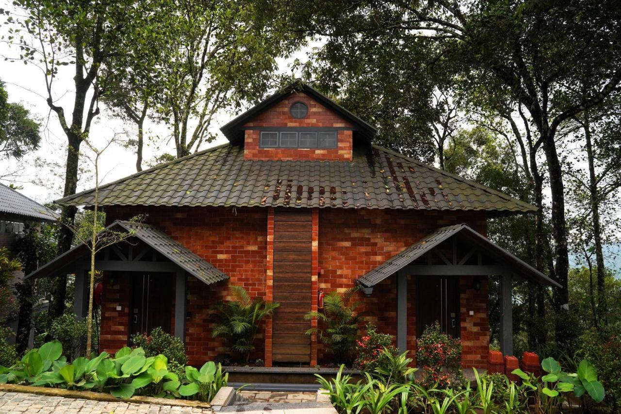 Elephant Passage Munnar Exterior photo The house of the late Tan Sri Lim Goh Tong