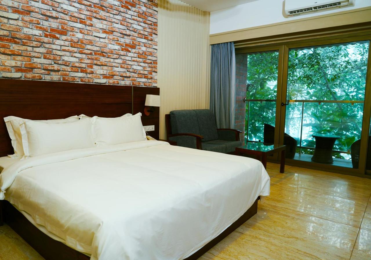 Elephant Passage Munnar Exterior photo A room at the hotel