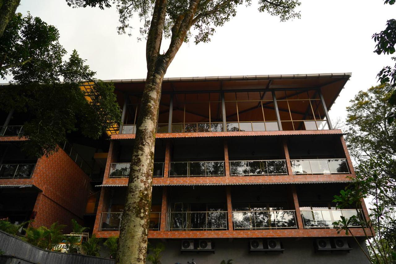 Elephant Passage Munnar Exterior photo The hotel's main building