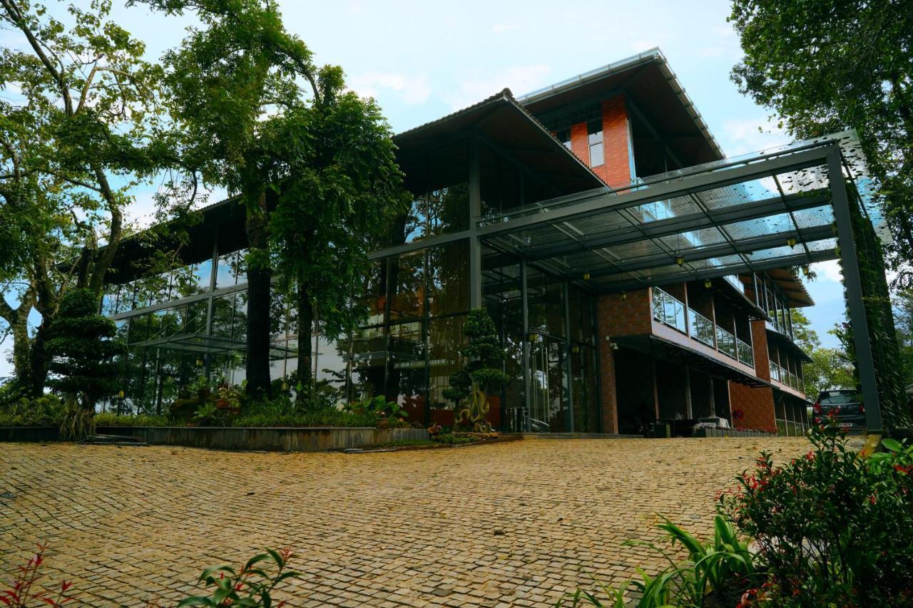Elephant Passage Munnar Exterior photo The library