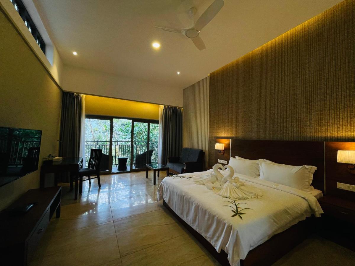 Elephant Passage Munnar Exterior photo Deluxe room at the resort