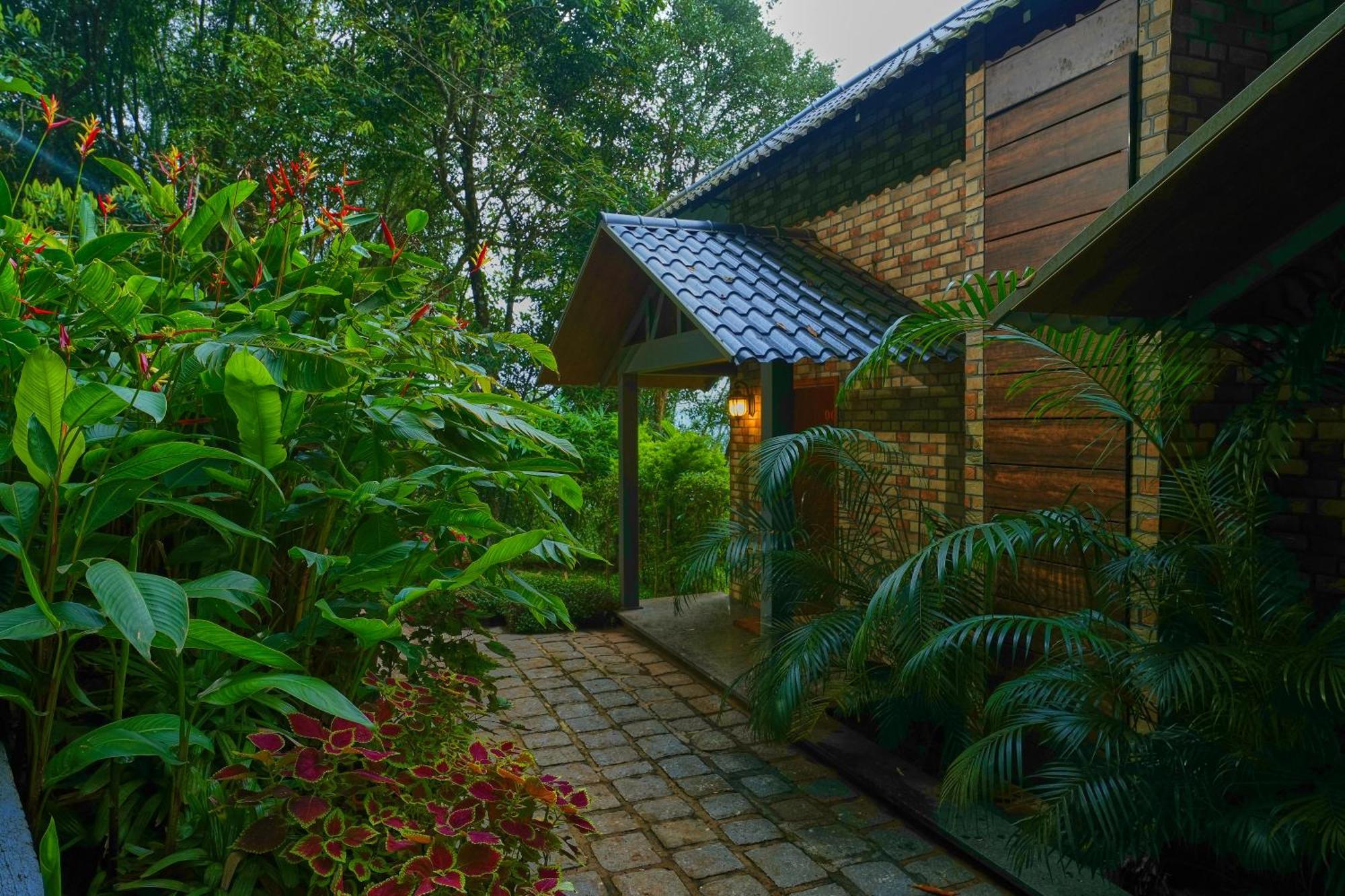 Elephant Passage Munnar Exterior photo Thekkady Spice Village